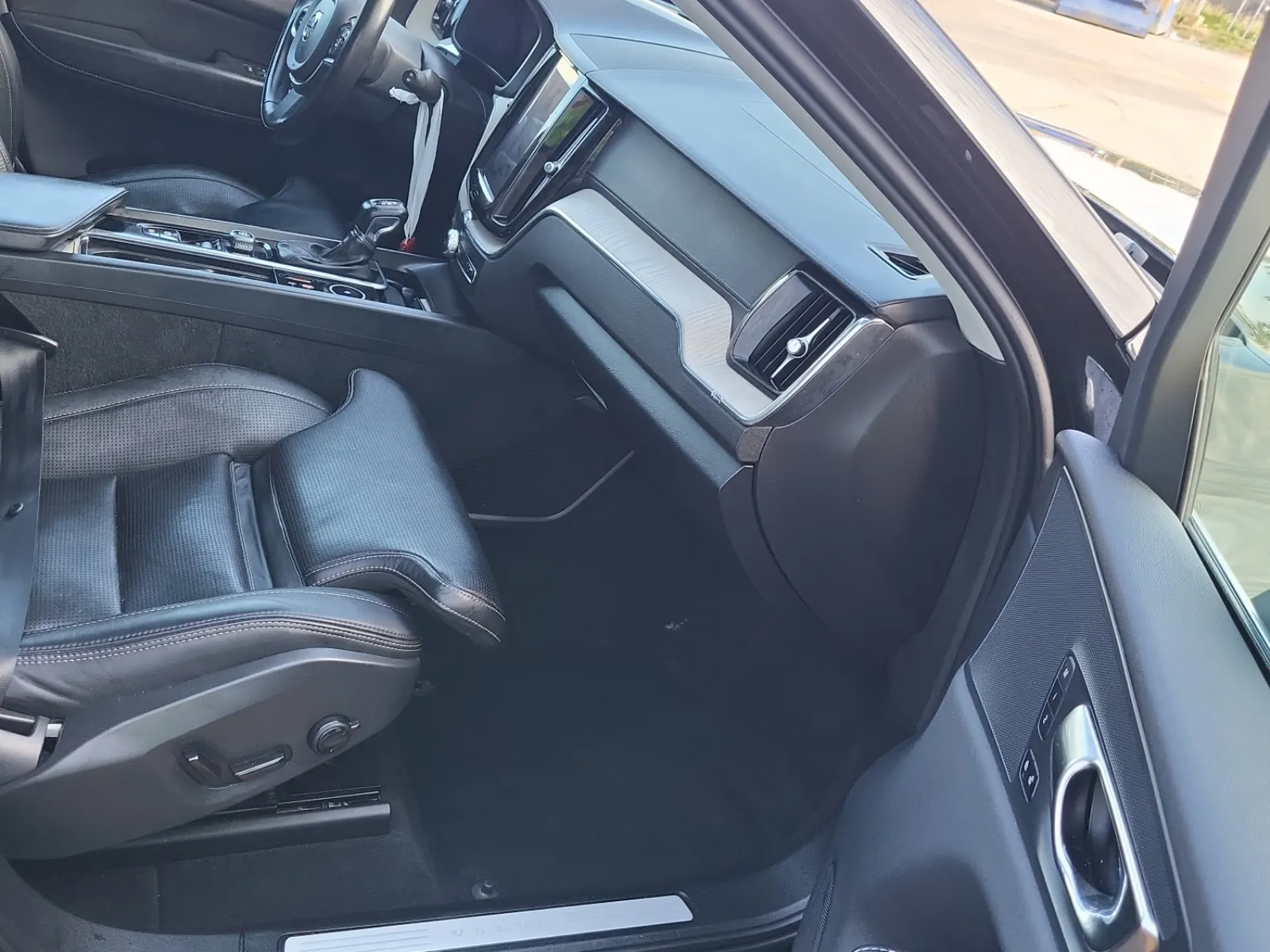 Right Side Interior Photo