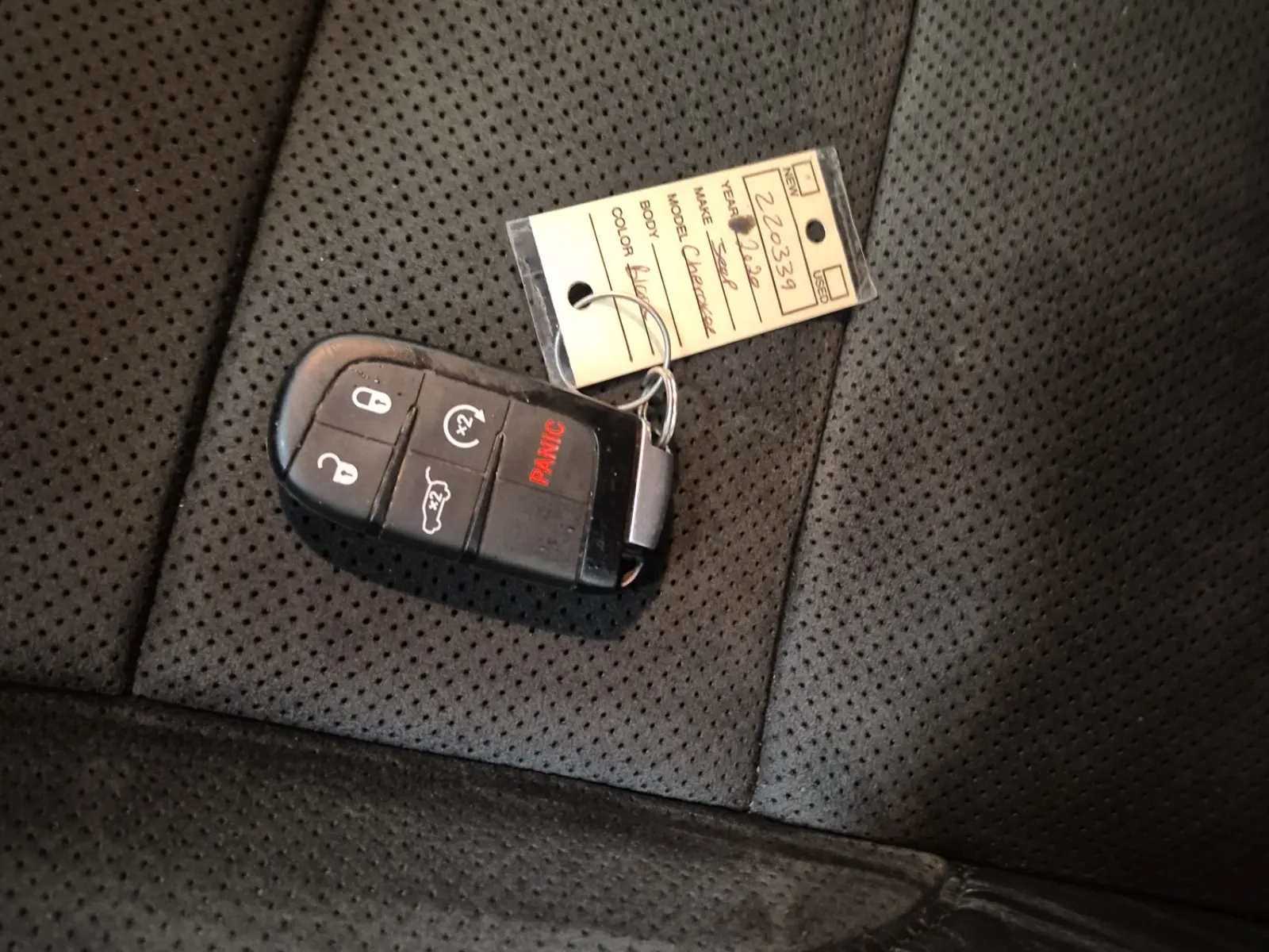 Keys/Fobs/Manual Photo