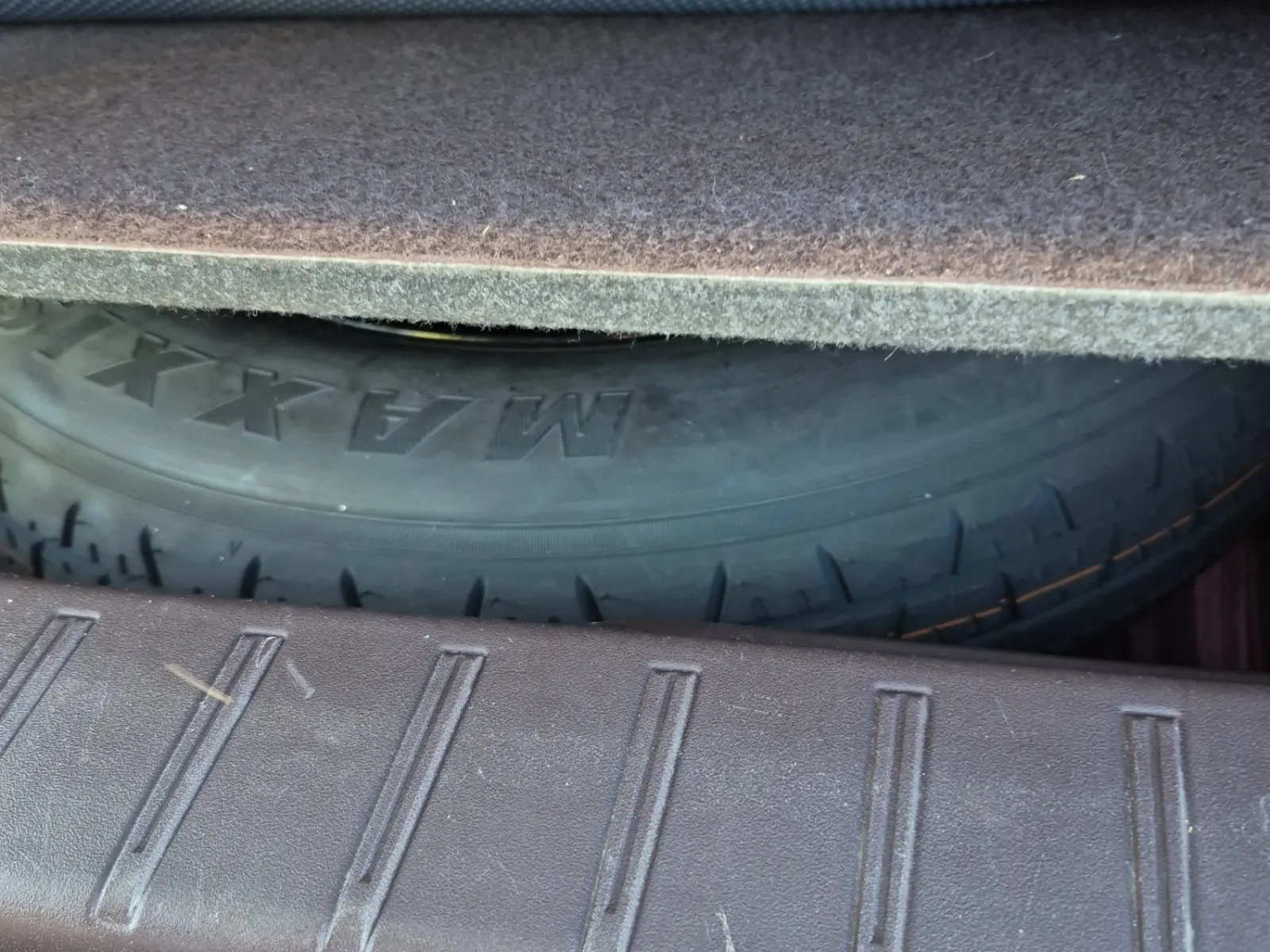 Spare Tire & Wheel Photo