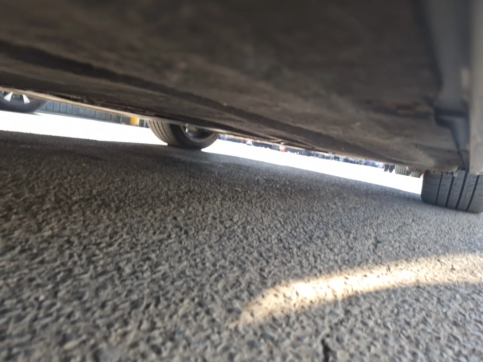 Undercarriage - Passenger Photo