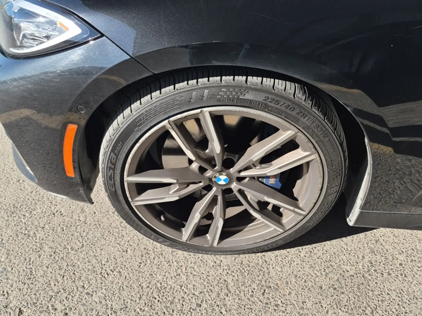 Front driver wheel/tire photo
