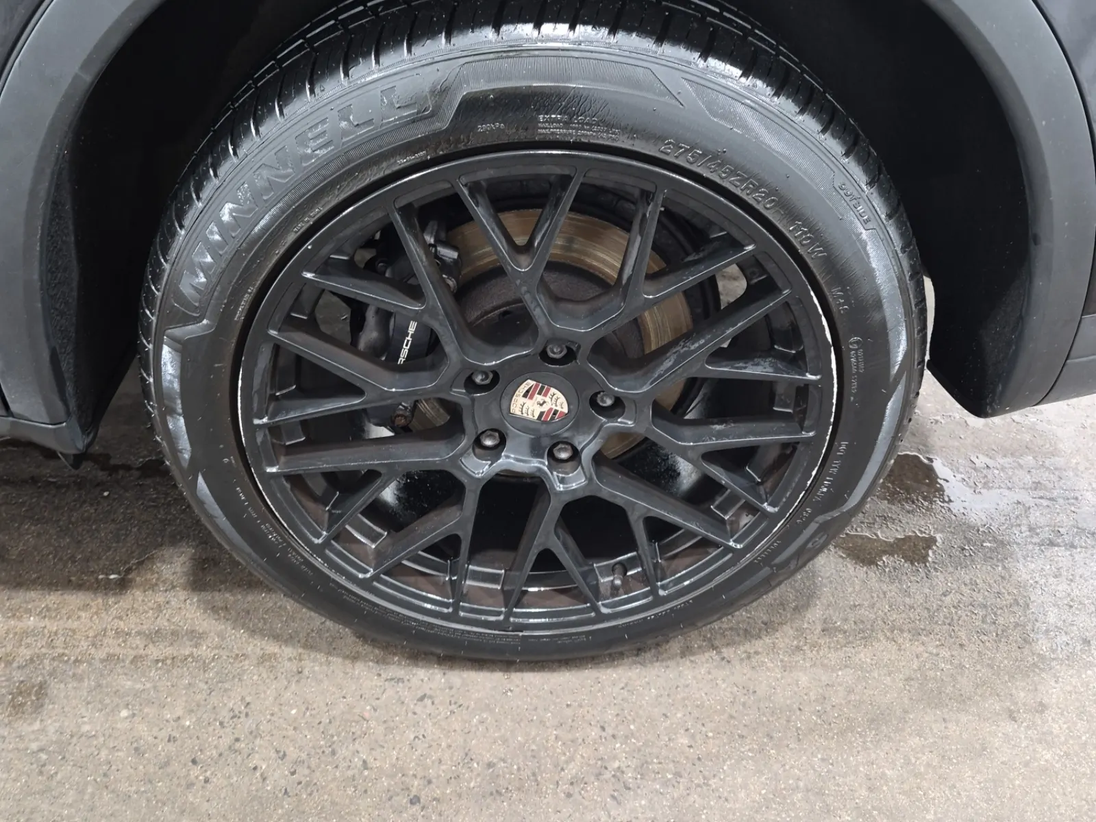 Left Rear Wheel/Tire Photo