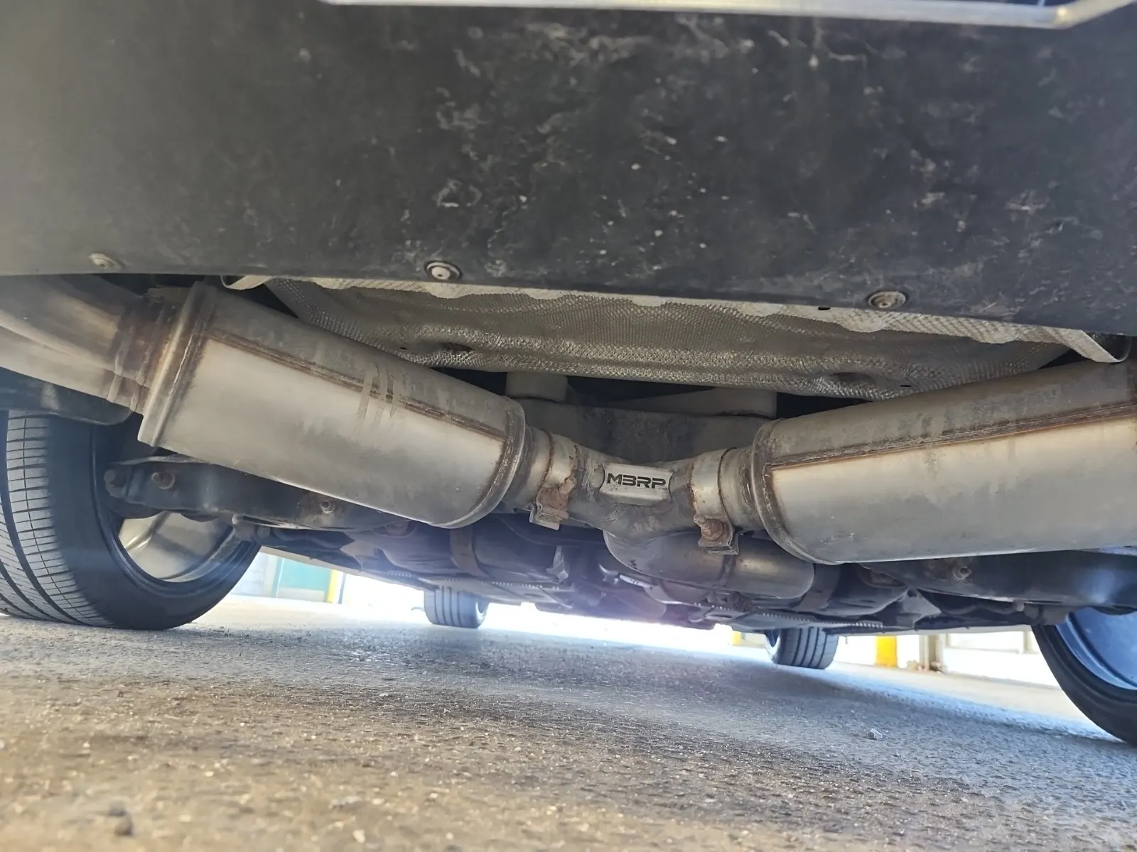 Undercarriage - Rear Photo