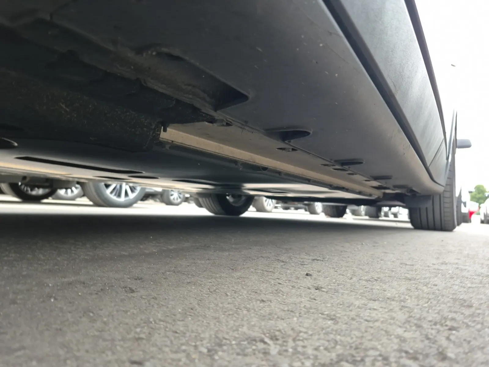 Undercarriage - Driver Photo