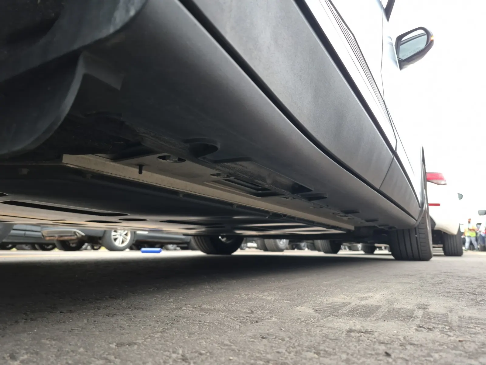 Undercarriage - Passenger Photo