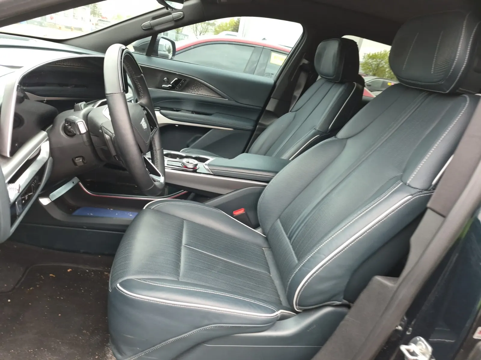 Front Interior Photo
