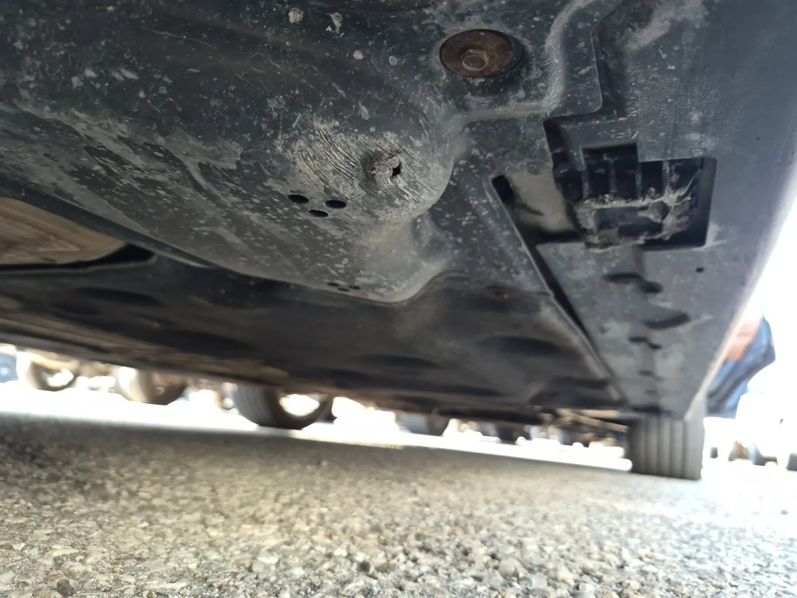 Undercarriage - Passenger Photo