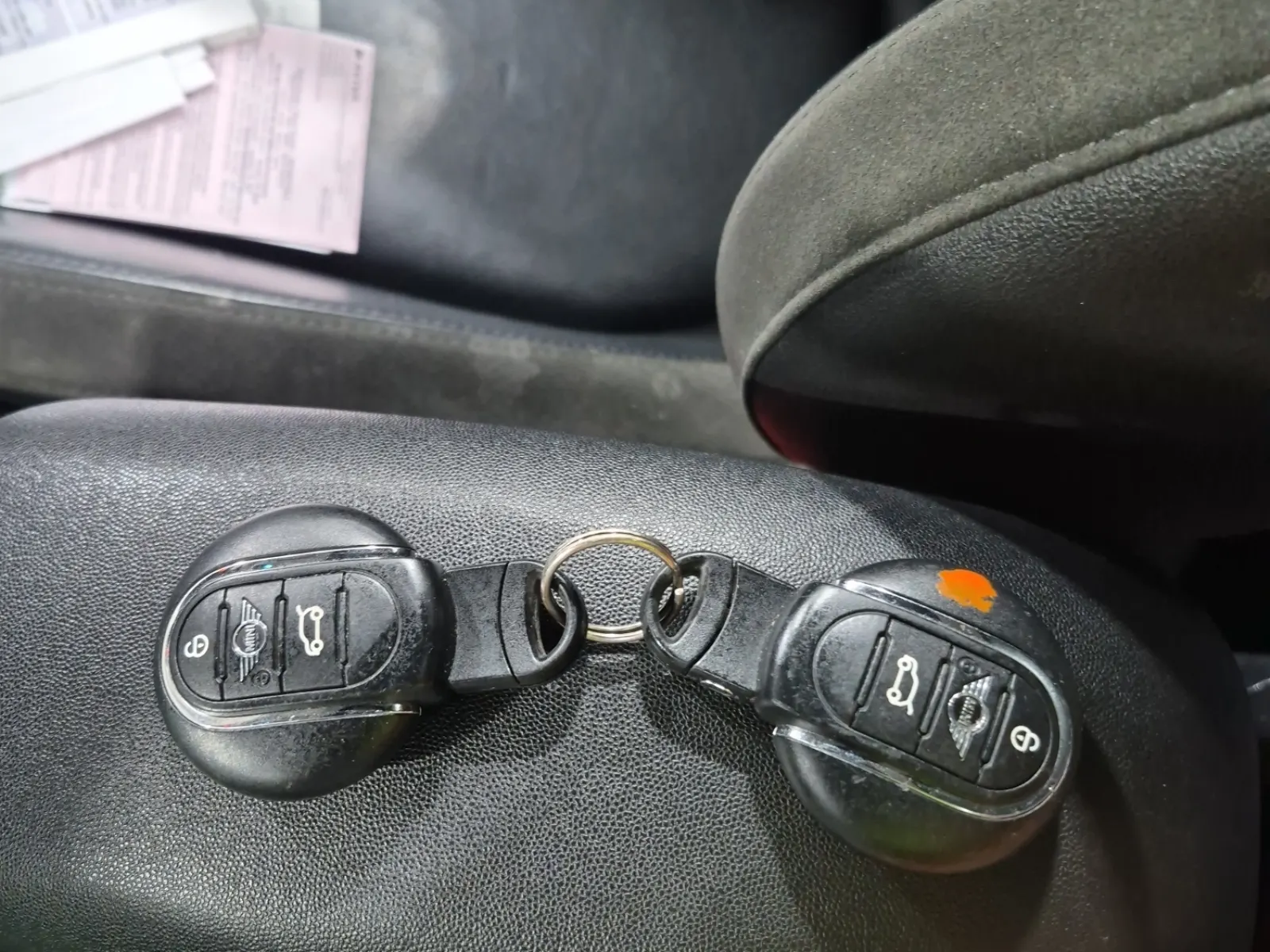 Keys/Fobs/Manual Photo