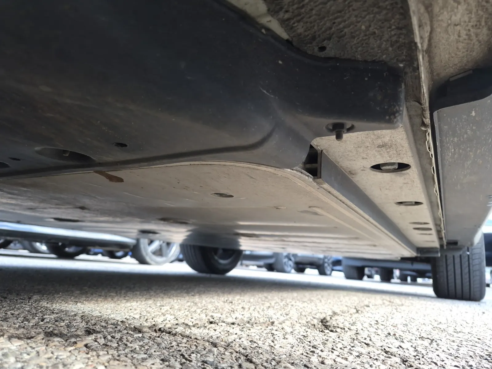Undercarriage - Driver Photo