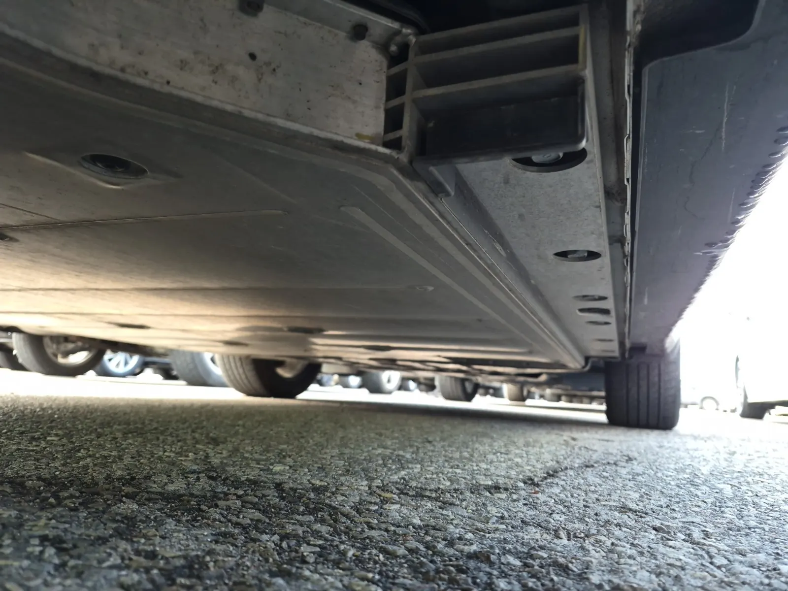 Undercarriage - Passenger Photo