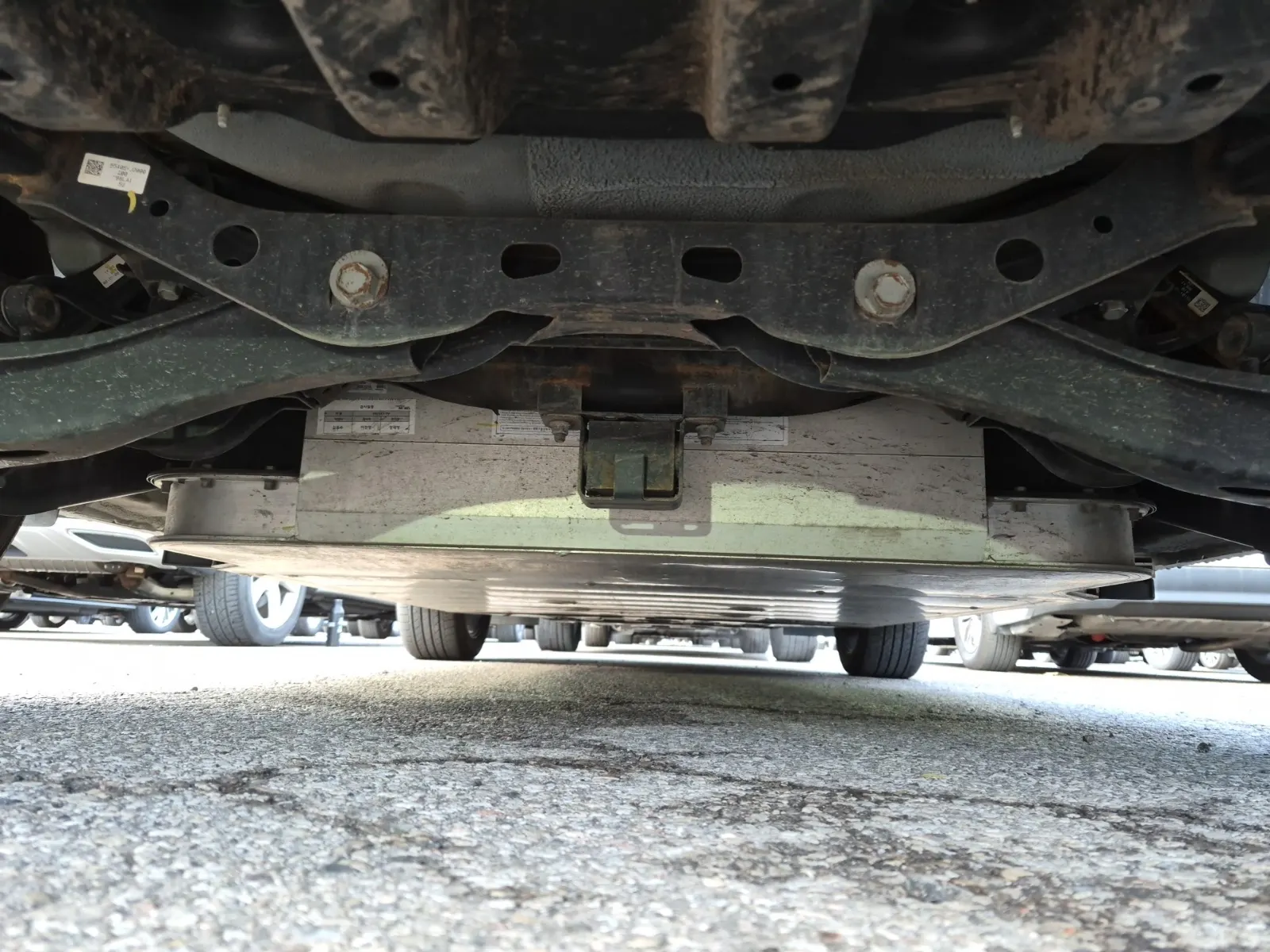 Undercarriage - Rear Photo