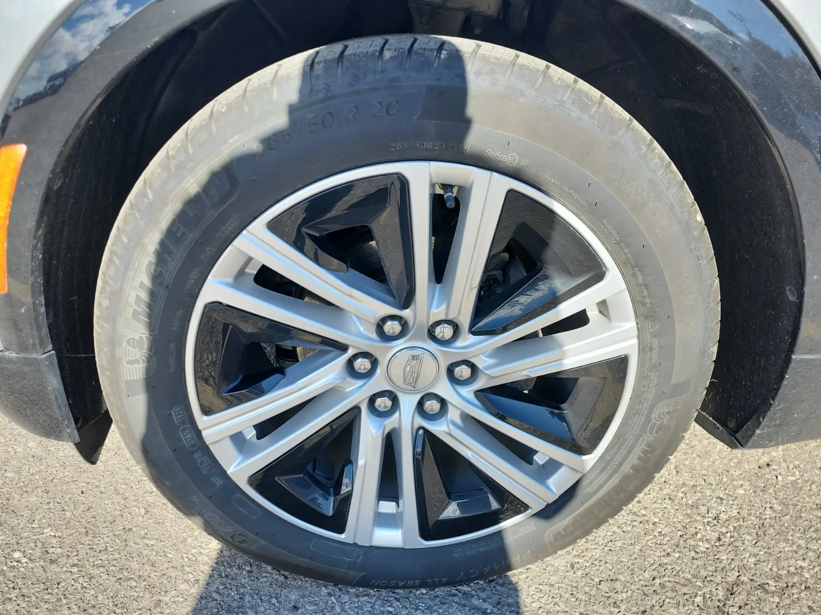 Front driver wheel/tire photo