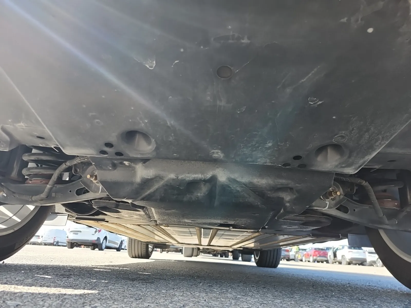 Undercarriage - Rear Photo