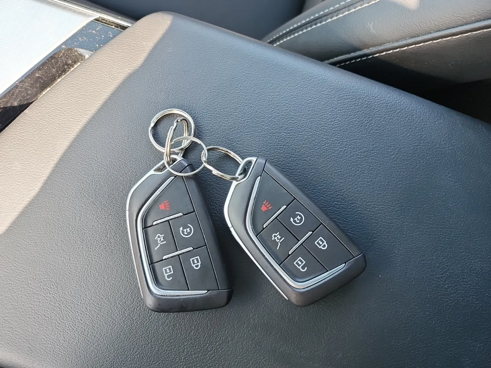 Keys/Fobs/Manual Photo