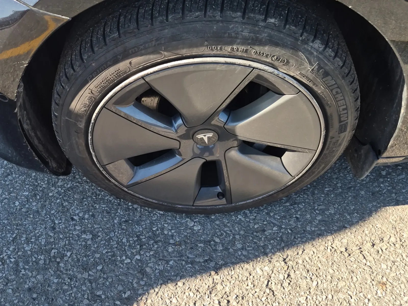 Front driver wheel/tire photo