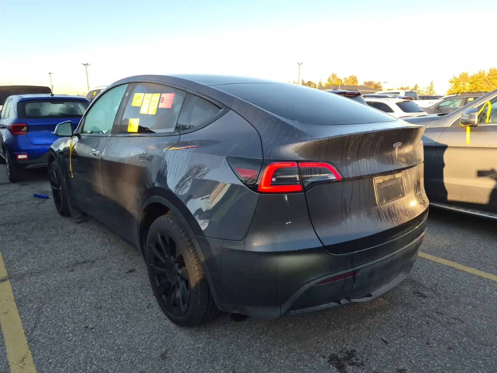 Driver Rear 3/4 Photo