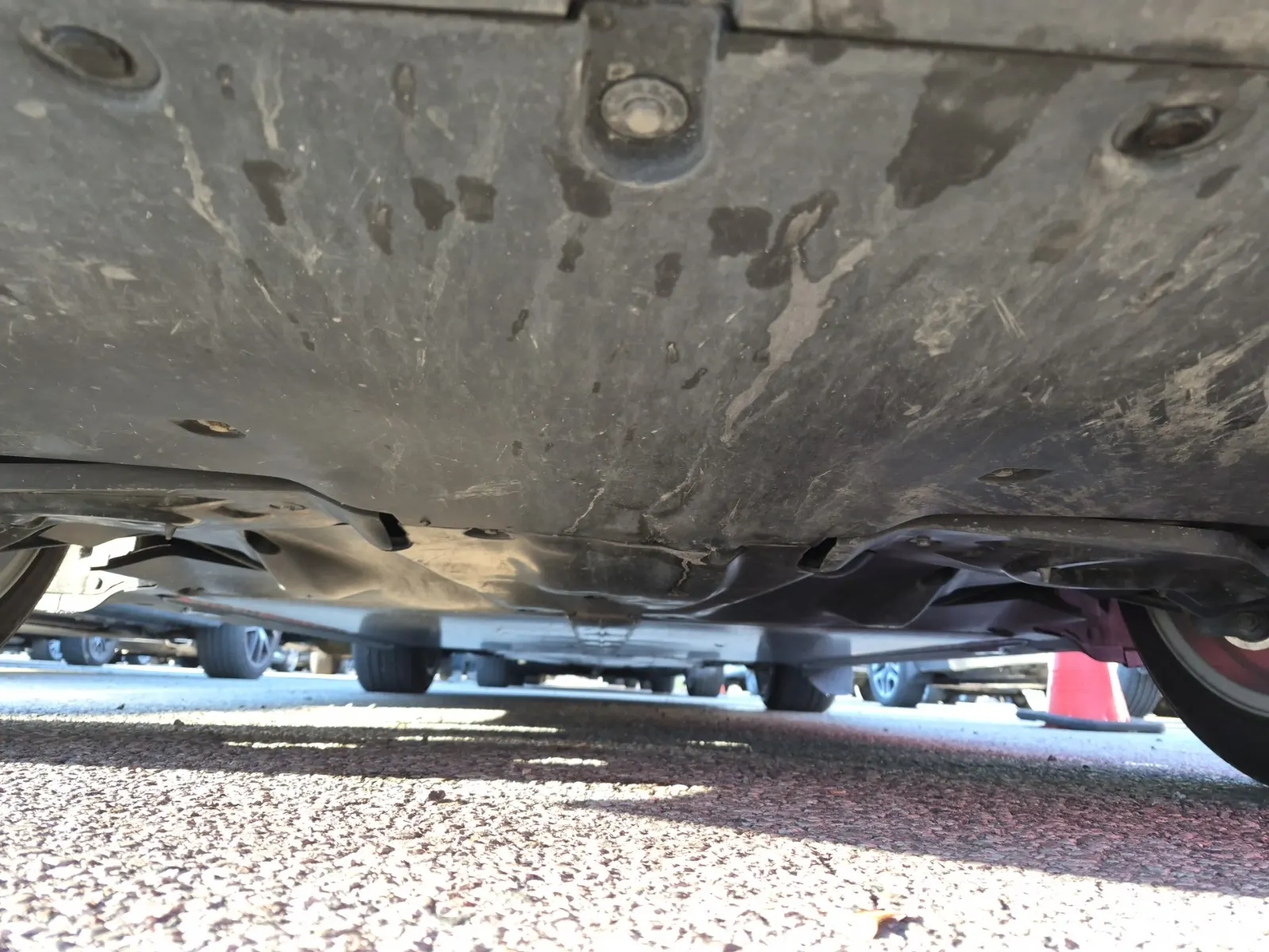 Undercarriage - Rear Photo