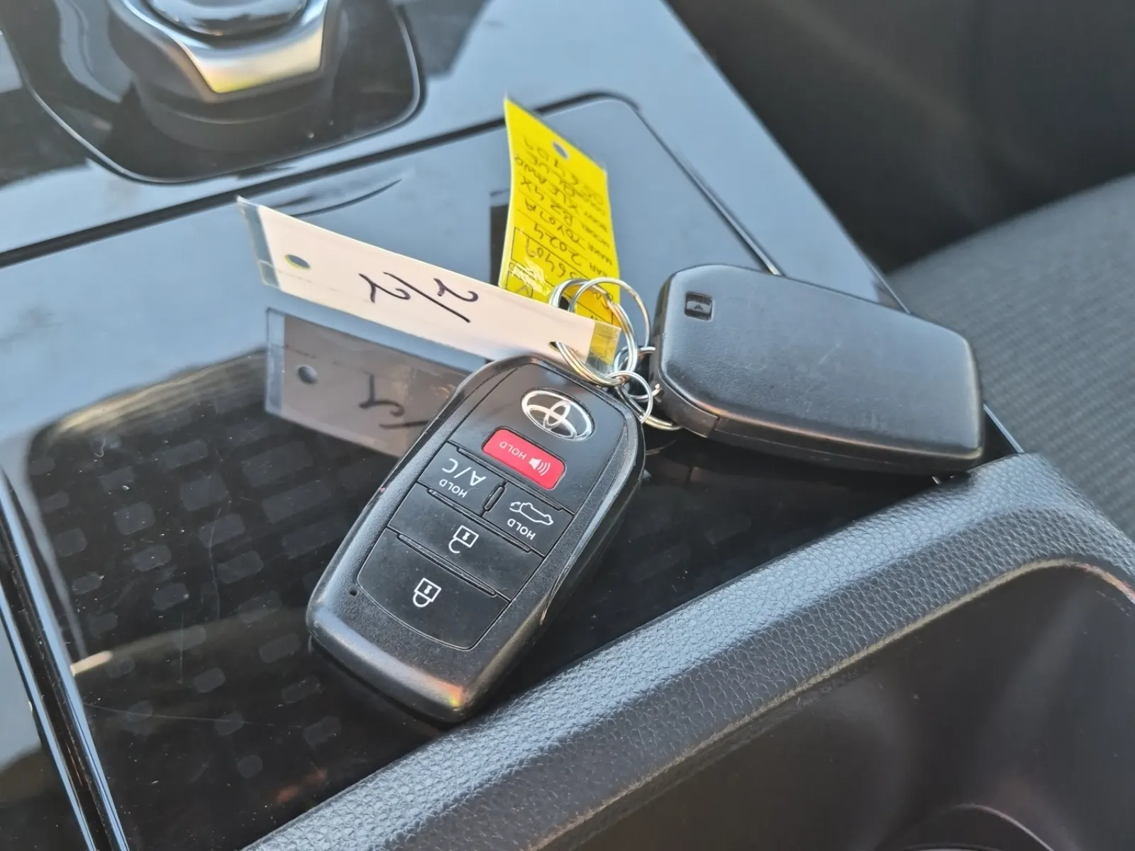 Keys/Fobs/Manual Photo