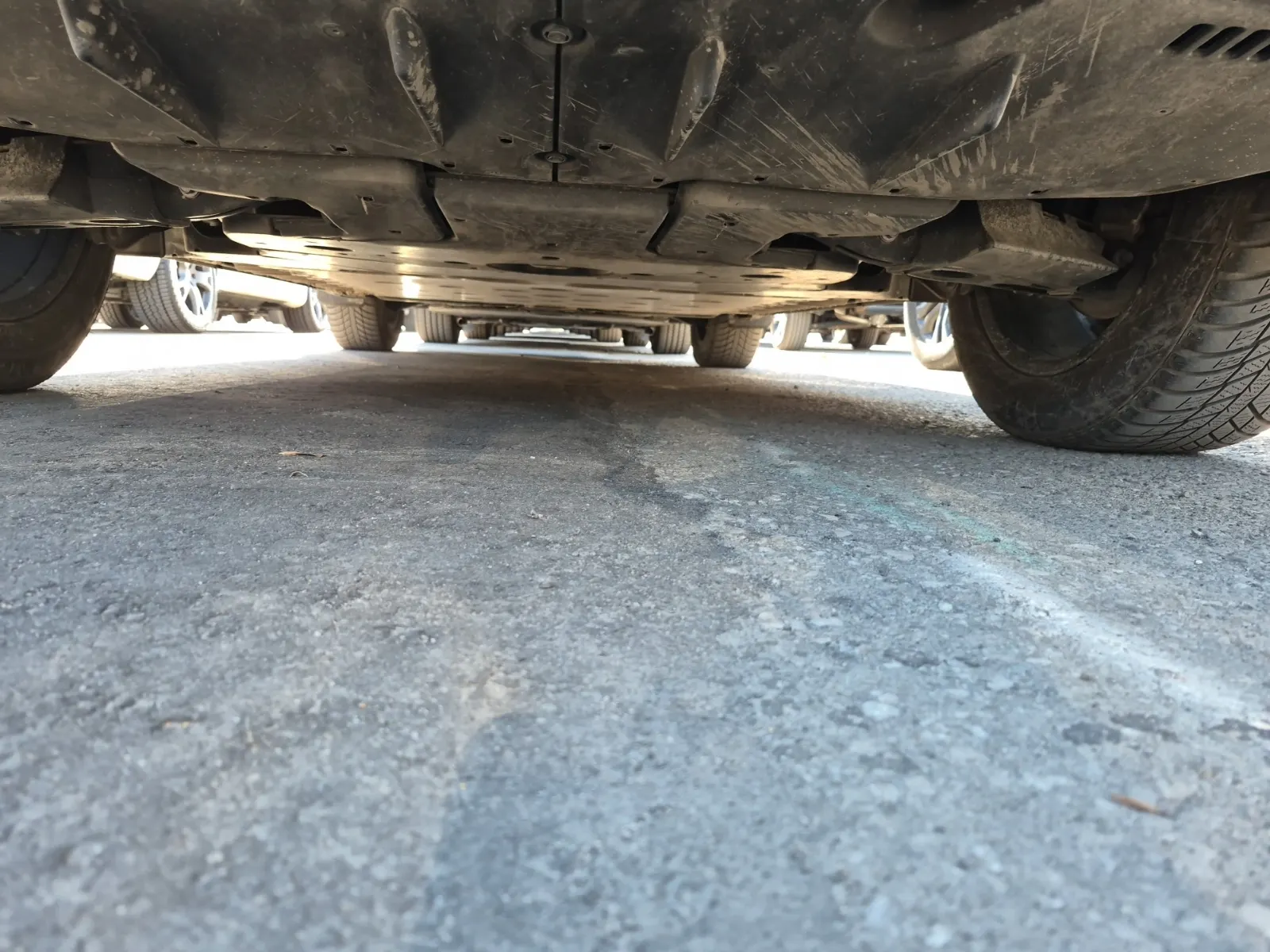 Undercarriage - Rear Photo