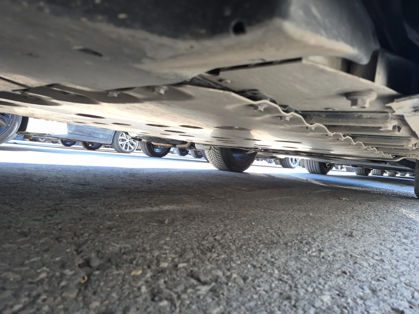 Undercarriage - Passenger Photo