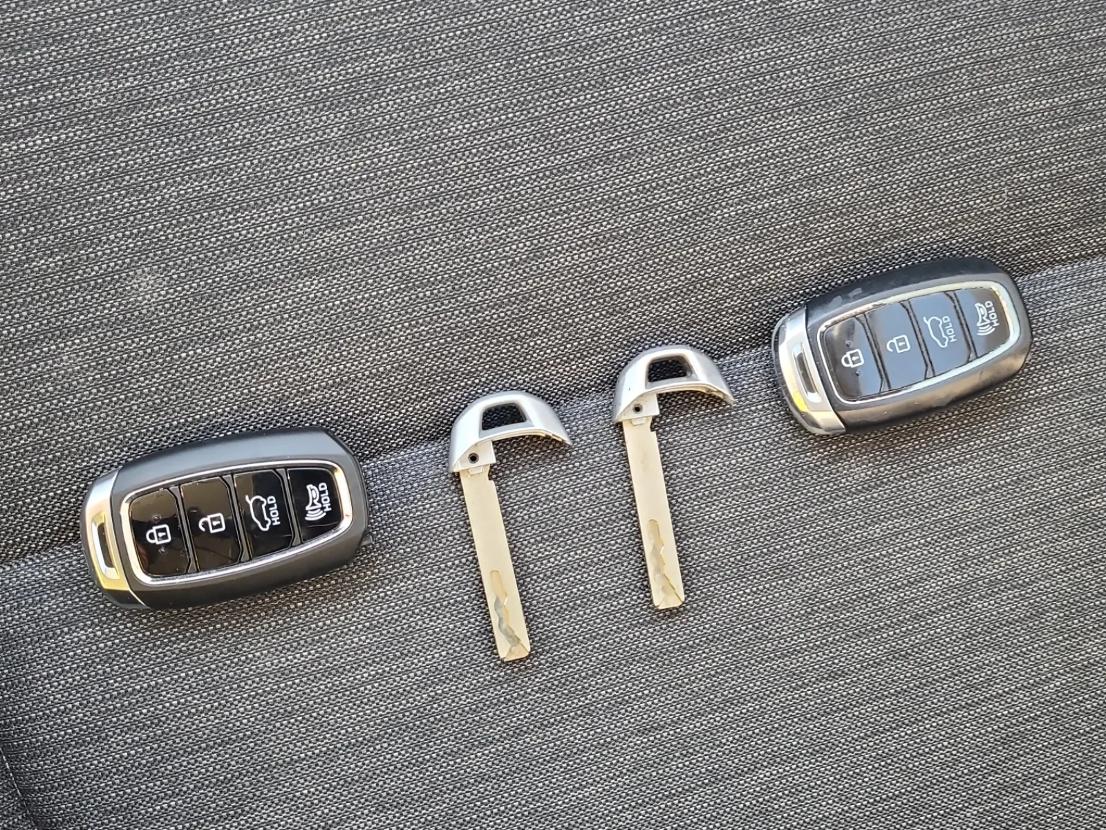 Keys/Fobs/Manual Photo