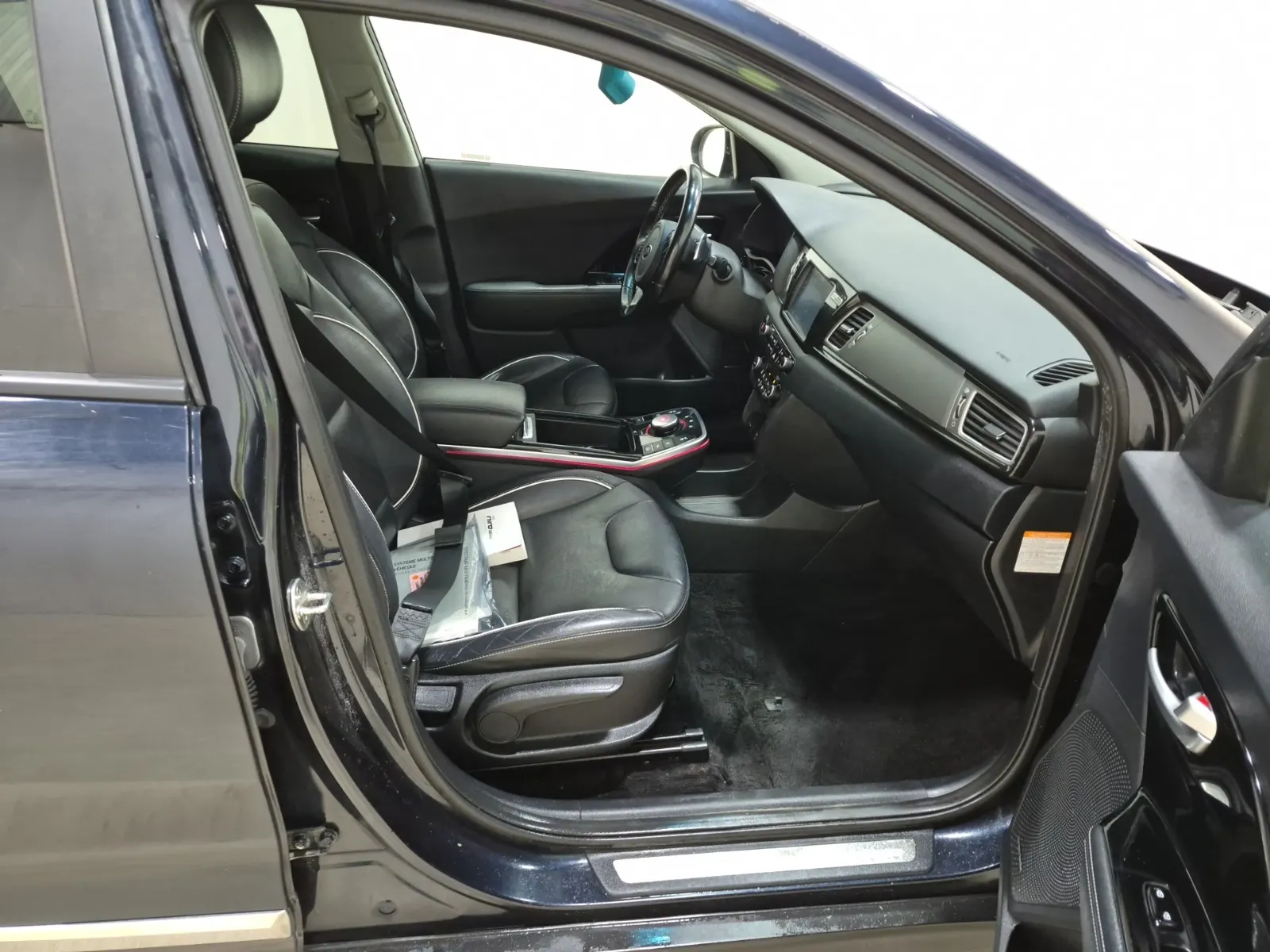 Right Side Interior Photo