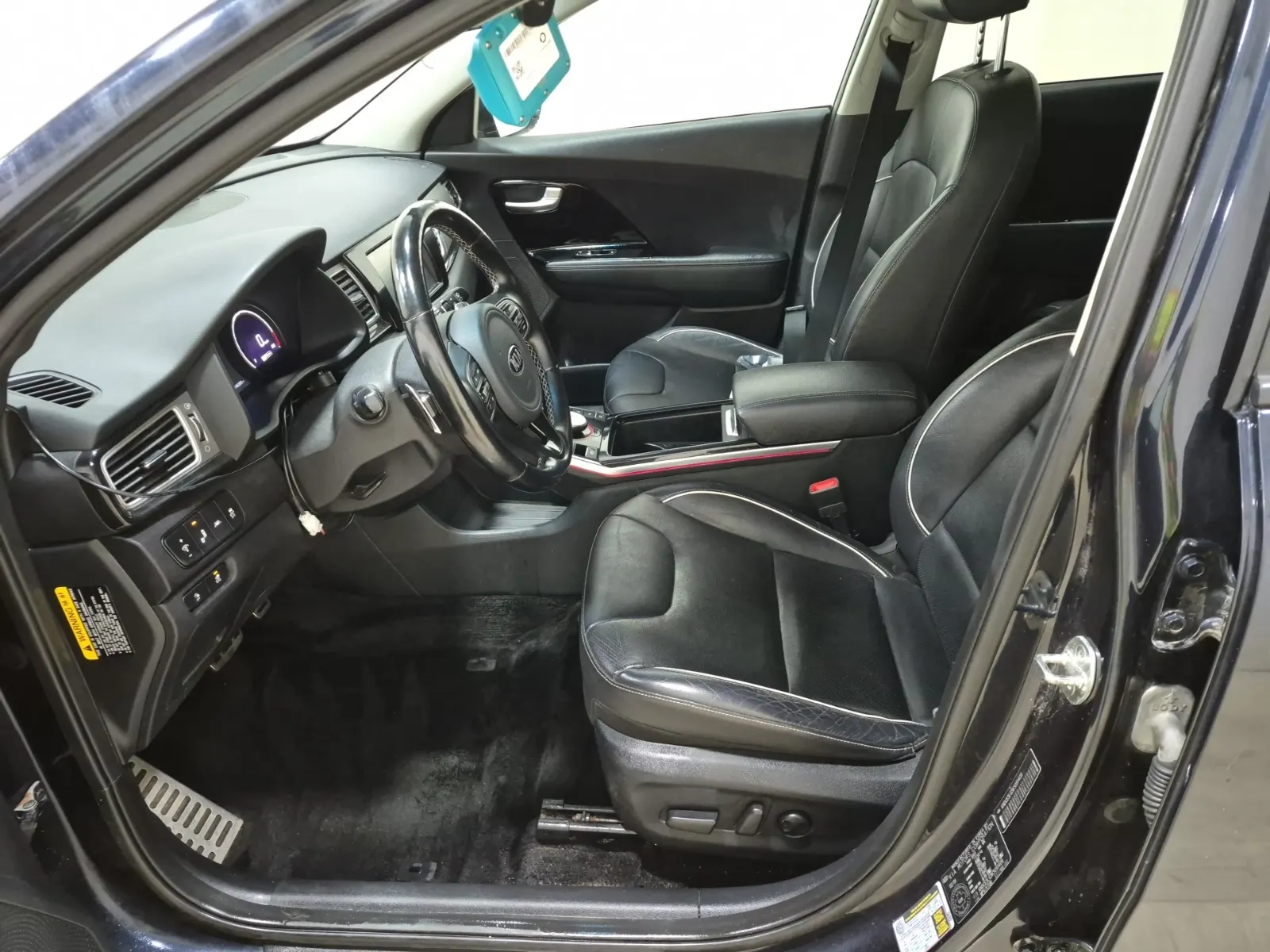 Front Interior Photo