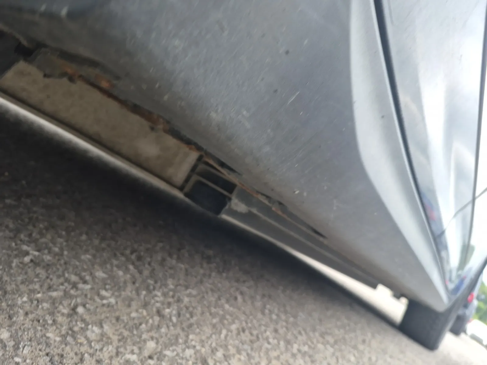 Undercarriage - Passenger Photo