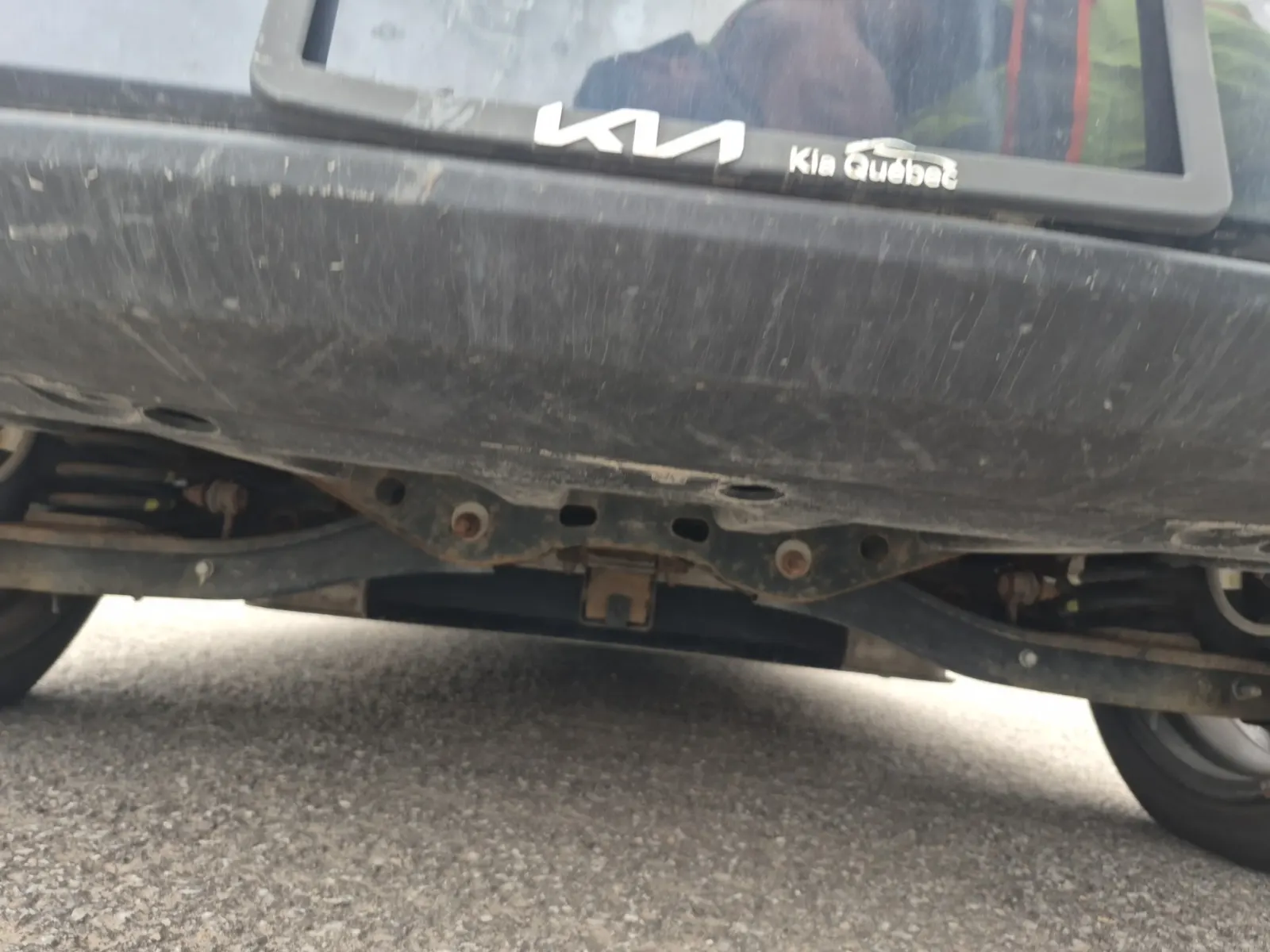 Undercarriage - Rear Photo