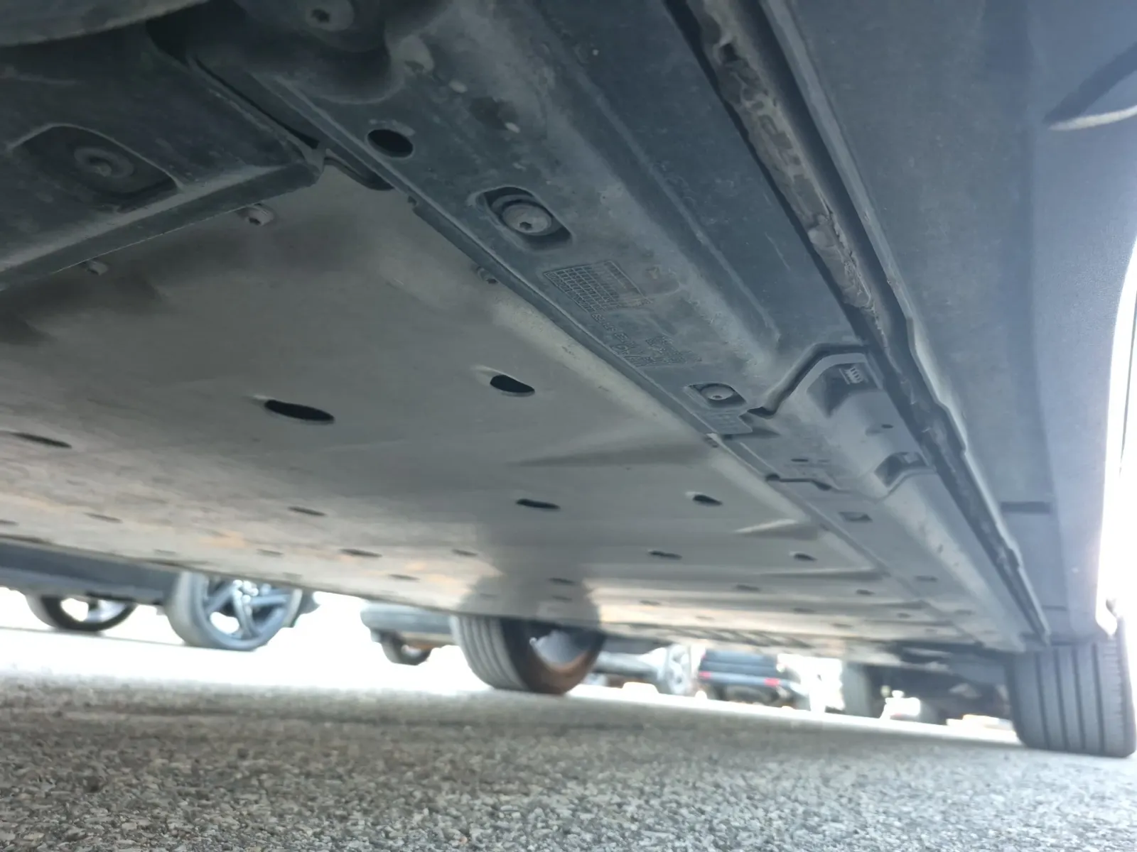 Undercarriage - Passenger Photo