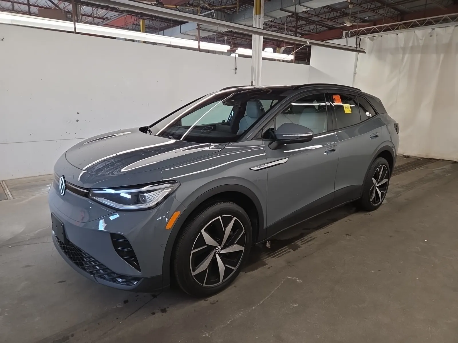 Front driver 3/4 photo