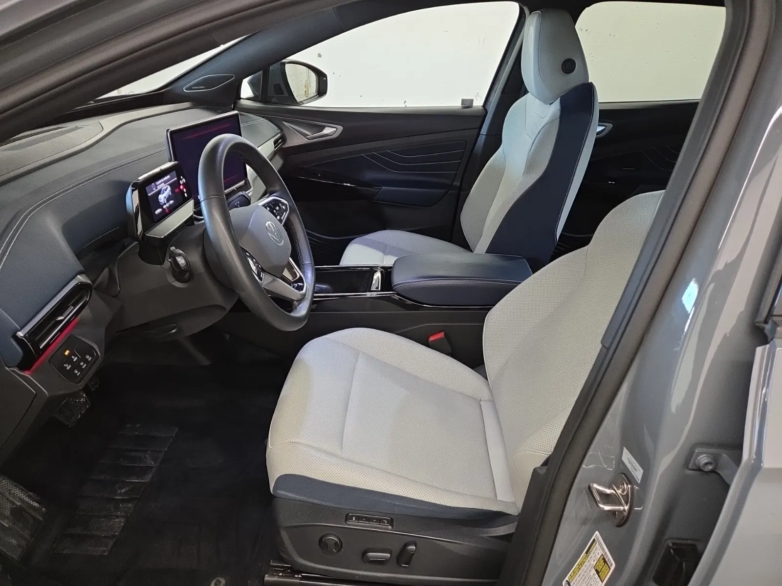 Front Interior Photo