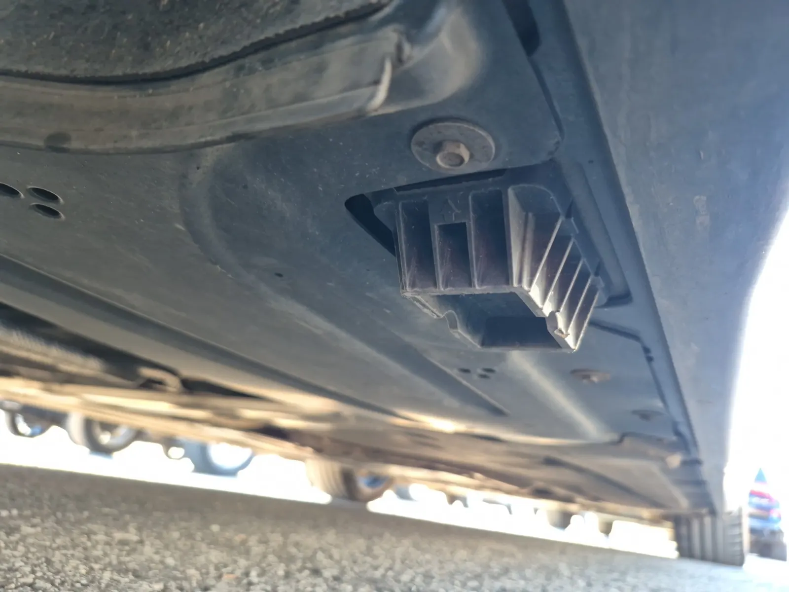 Undercarriage - Passenger Photo