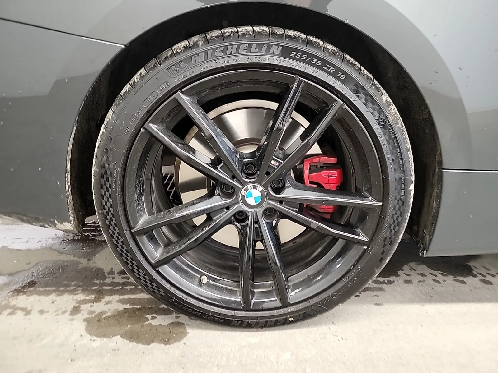 Right Rear Wheel/Tire Photo