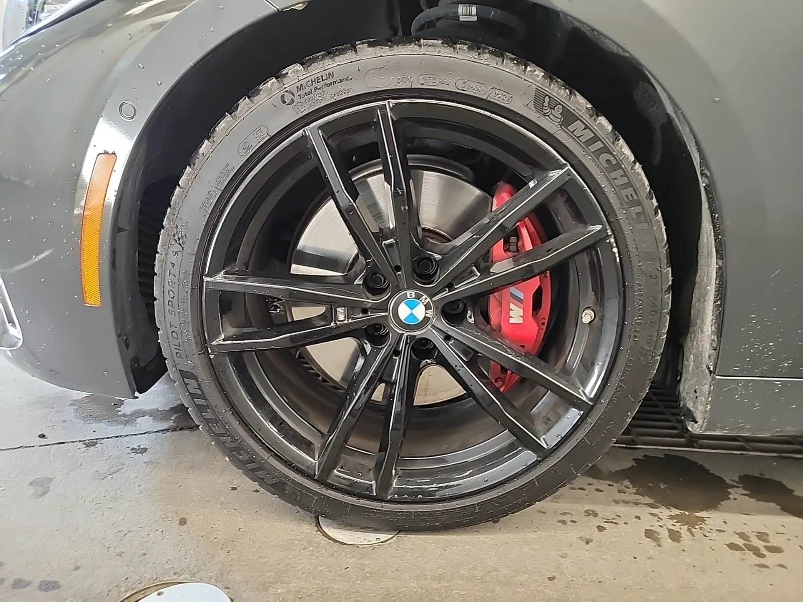 Front driver wheel/tire photo