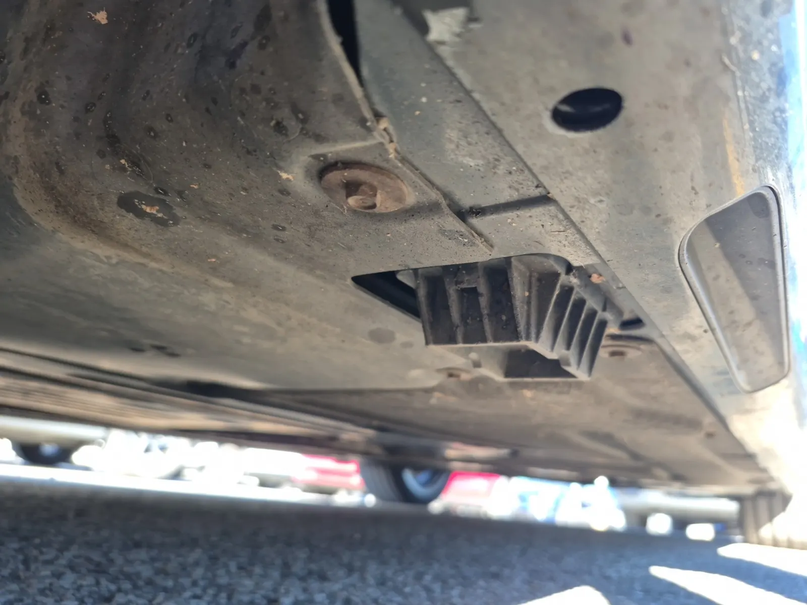 Undercarriage - Driver Photo