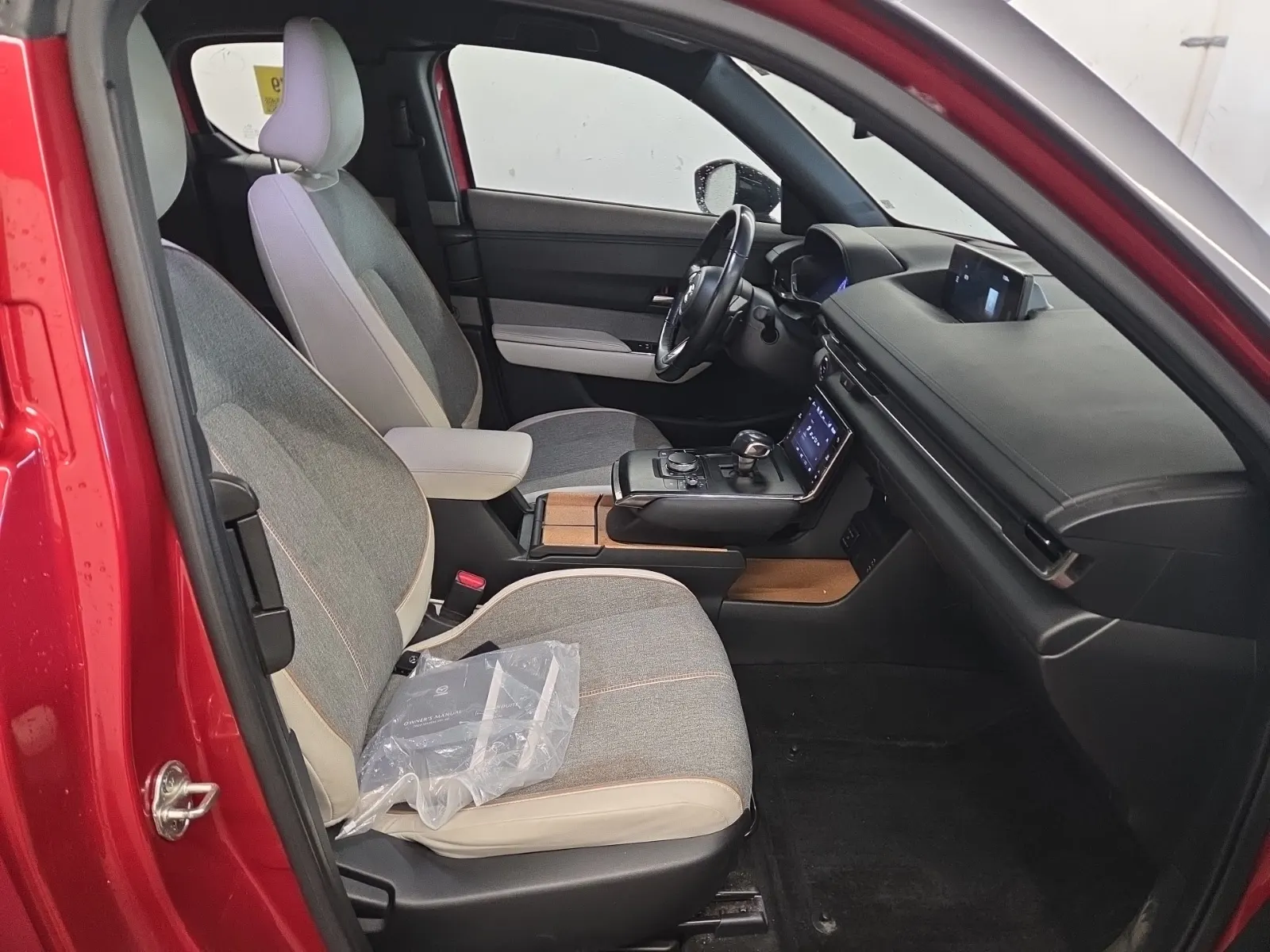 Right Side Interior Photo