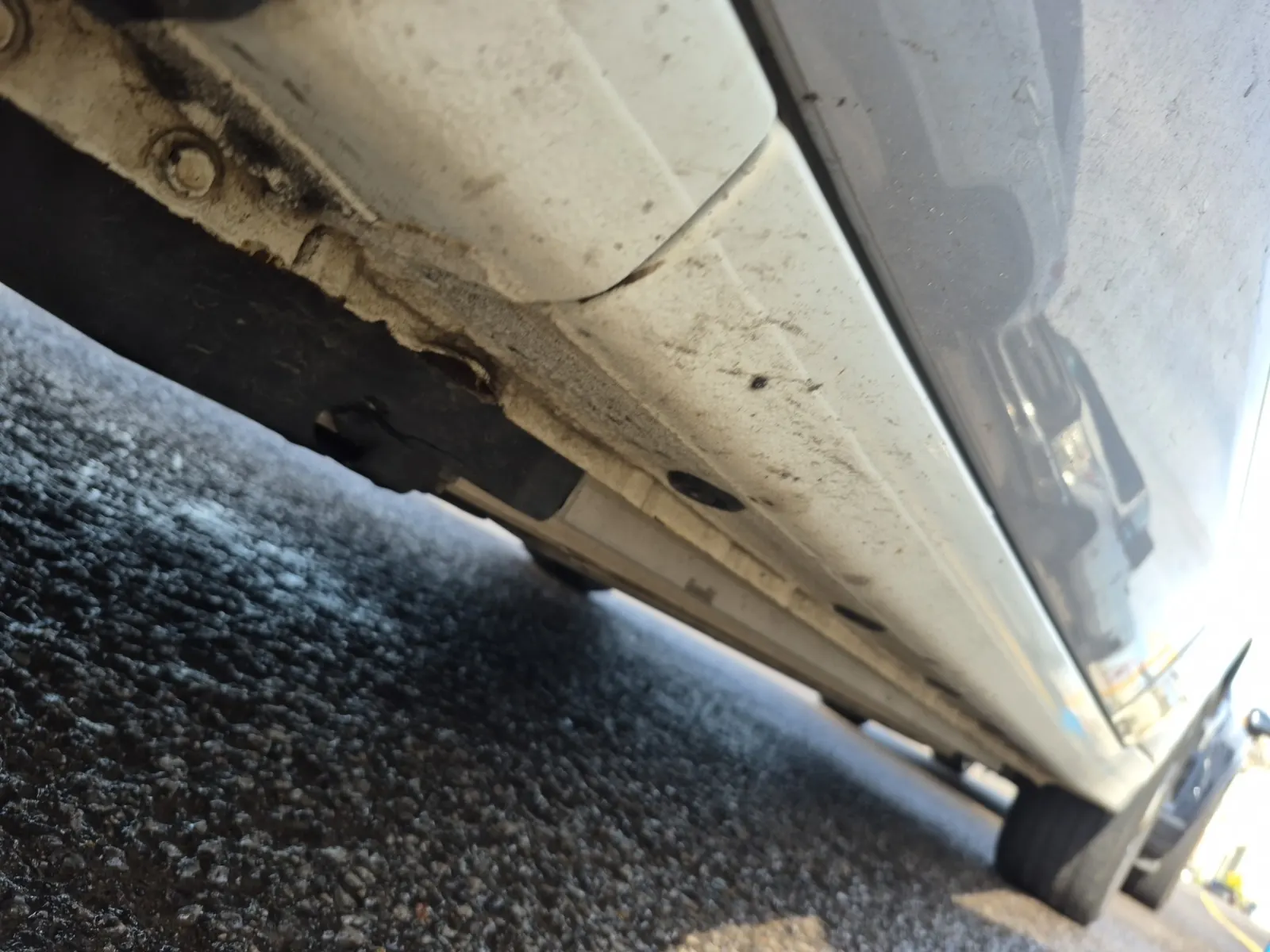 Undercarriage - Driver Photo