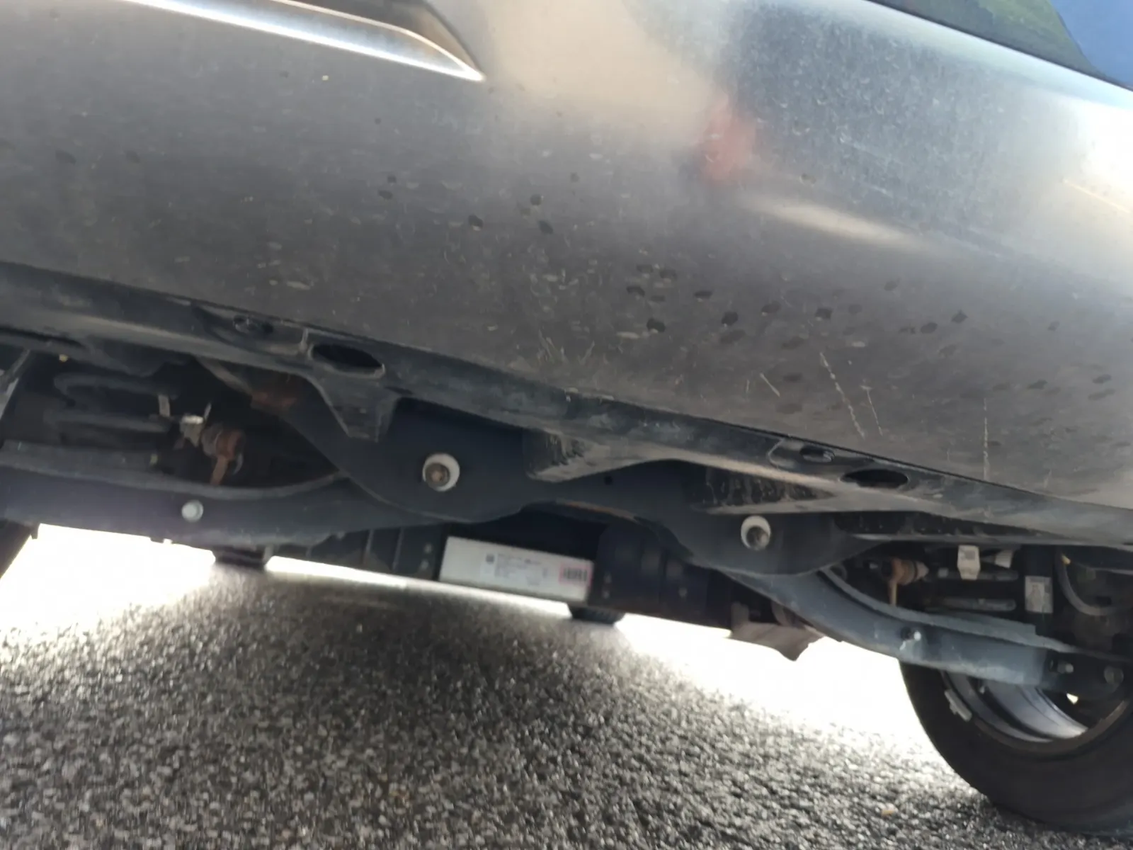 Undercarriage - Rear Photo