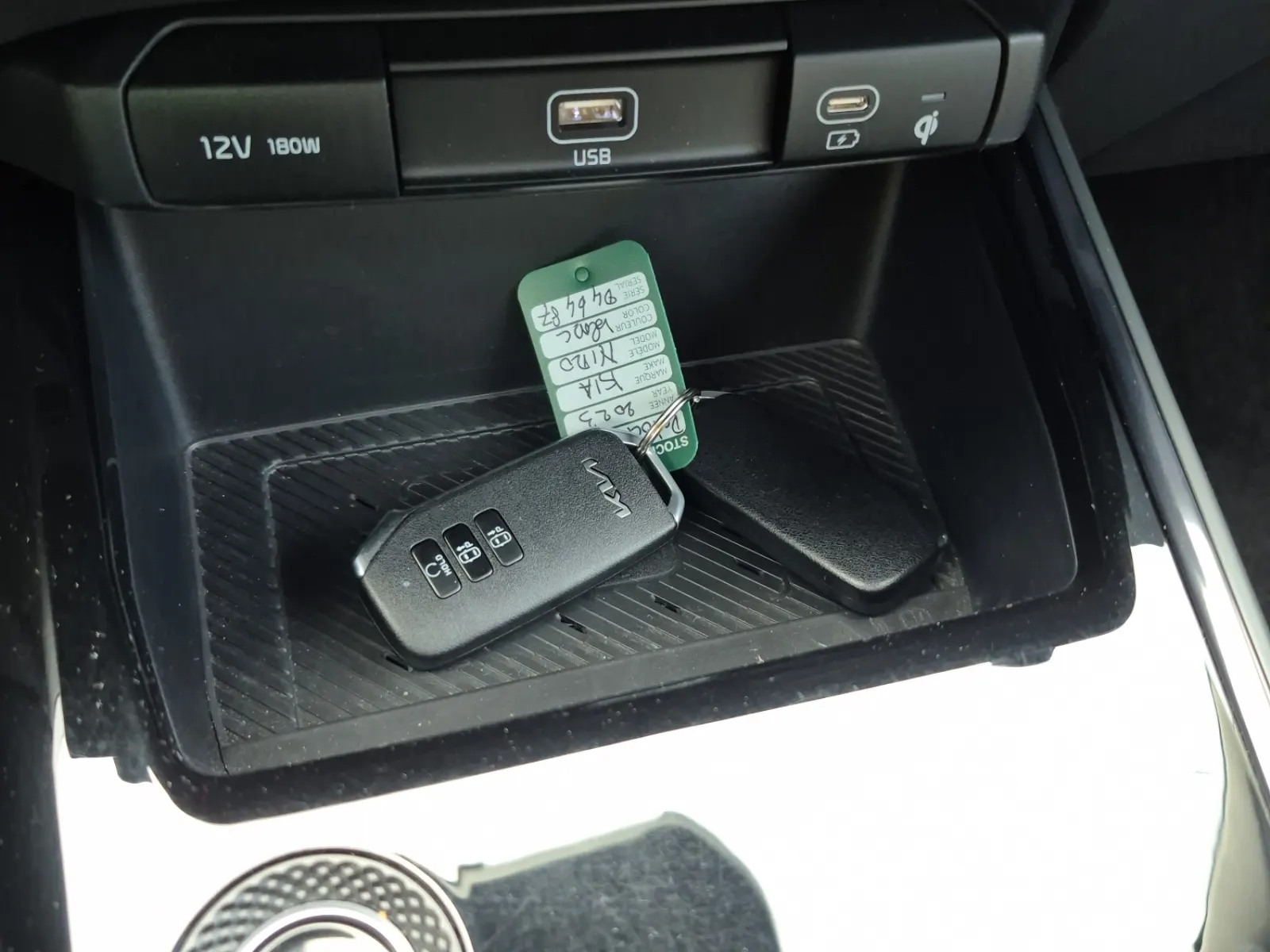 Keys/Fobs/Manual Photo