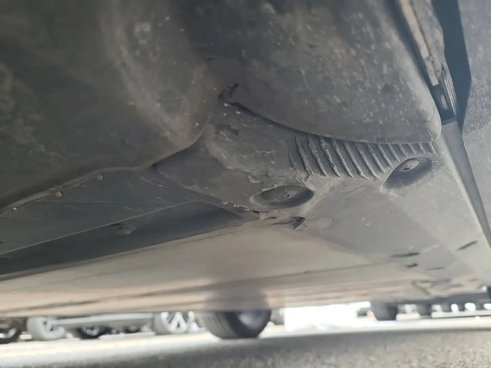 Undercarriage - Driver Photo