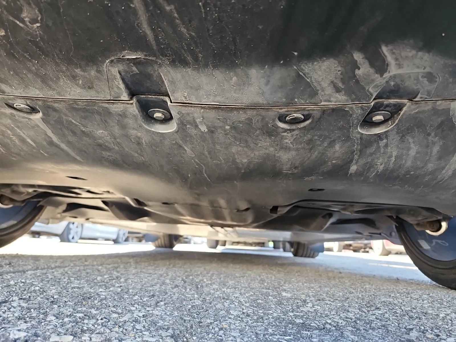 Undercarriage - Rear Photo