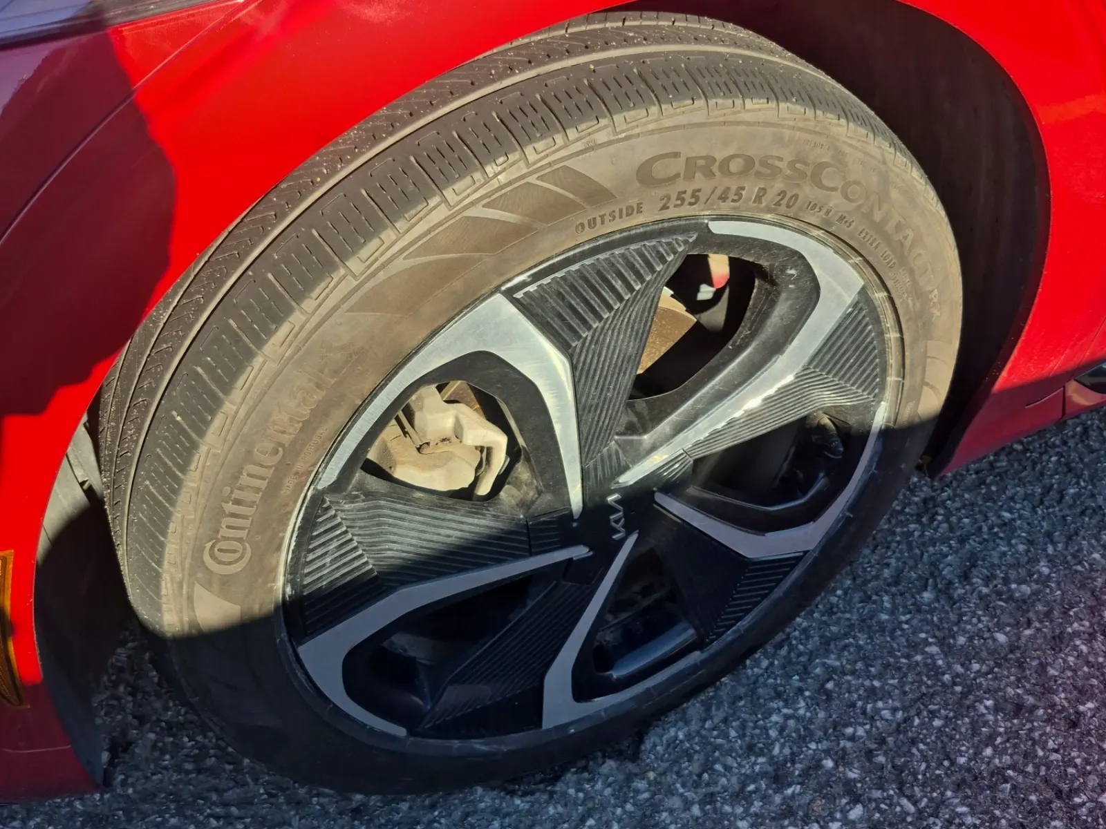 Front driver wheel/tire photo