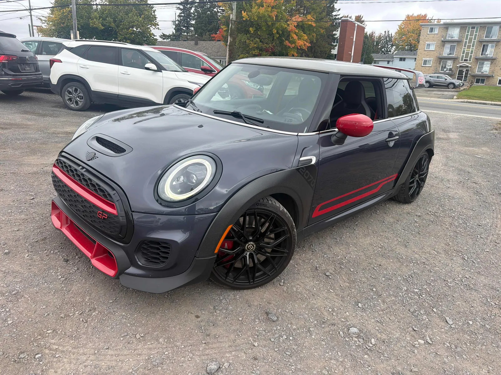 3/4 Front (Main image)