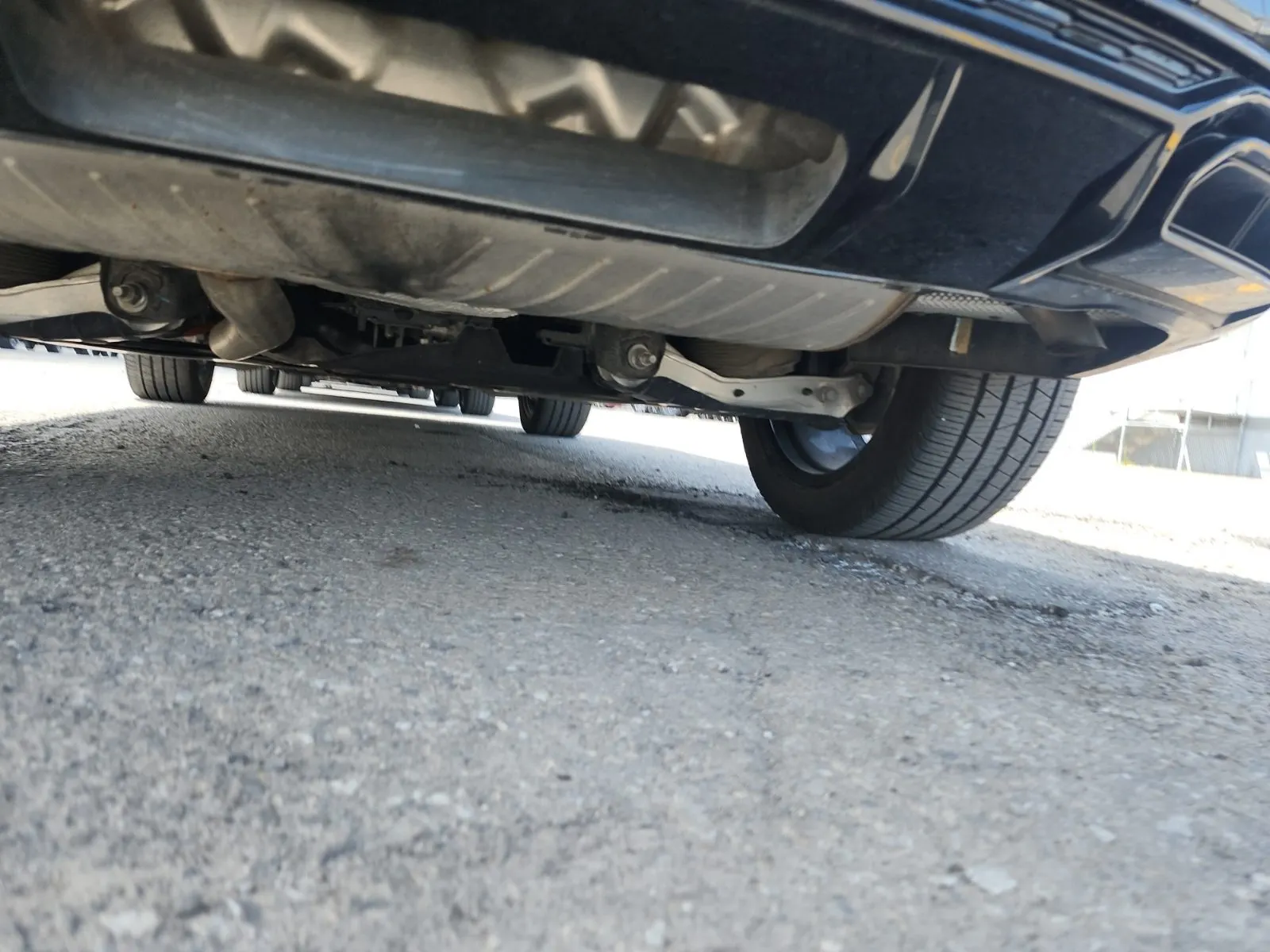 Undercarriage - Rear Photo