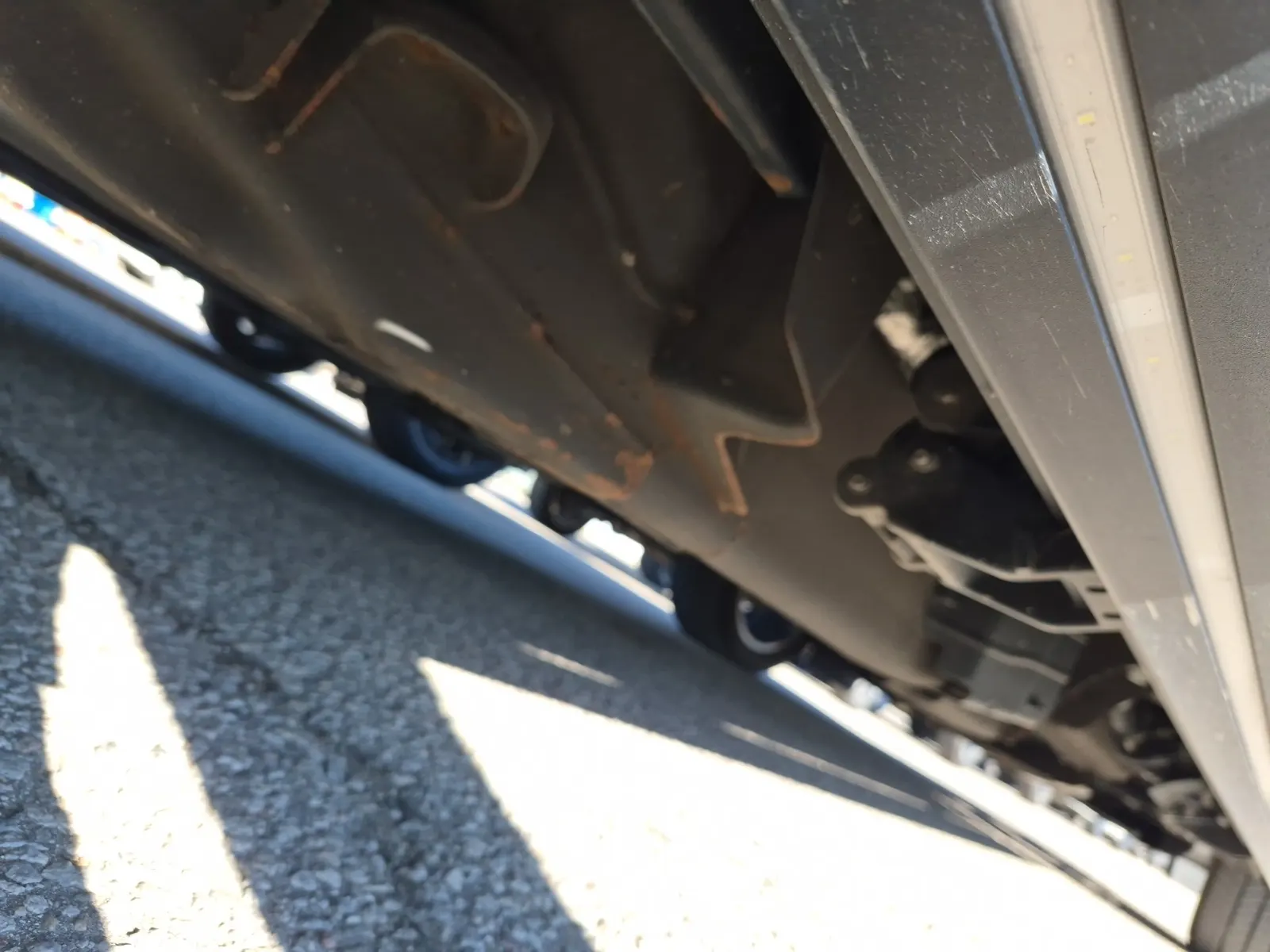 Undercarriage - Passenger Photo