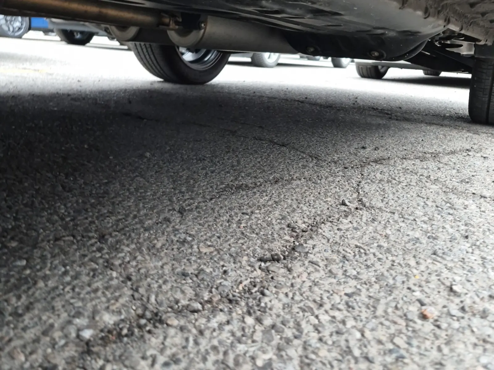 Undercarriage - Driver Photo