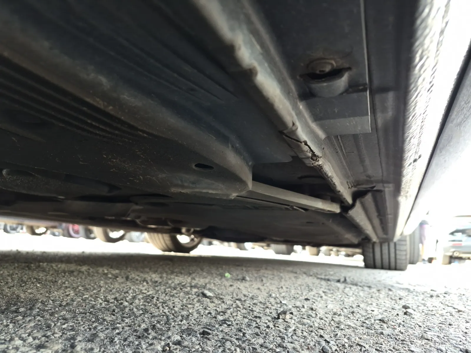 Undercarriage - Passenger Photo