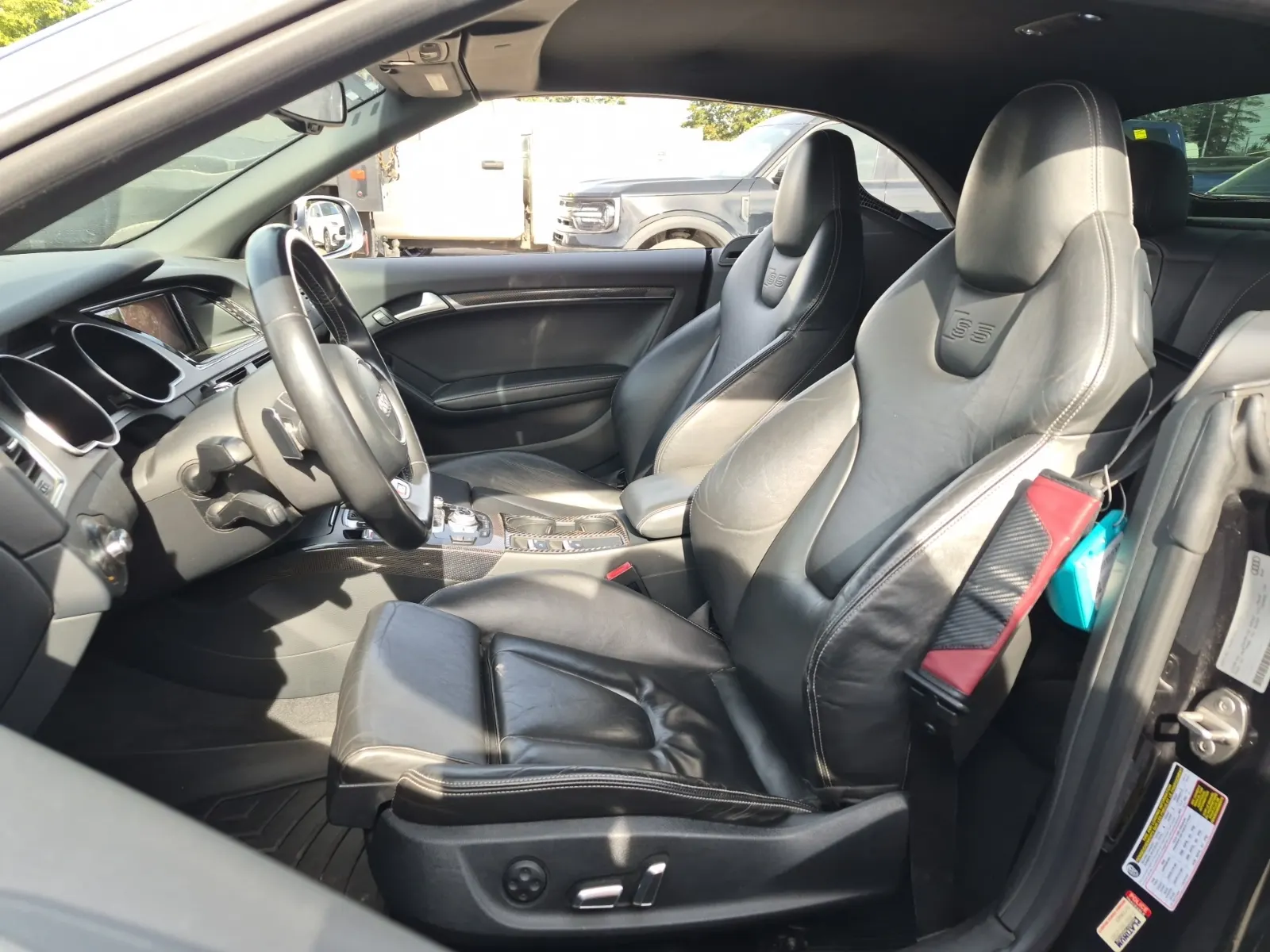Front Interior Photo