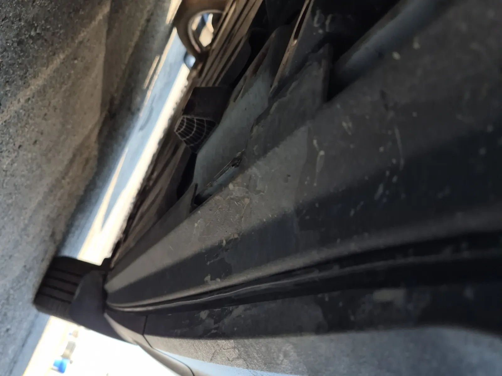 Undercarriage - Passenger Photo